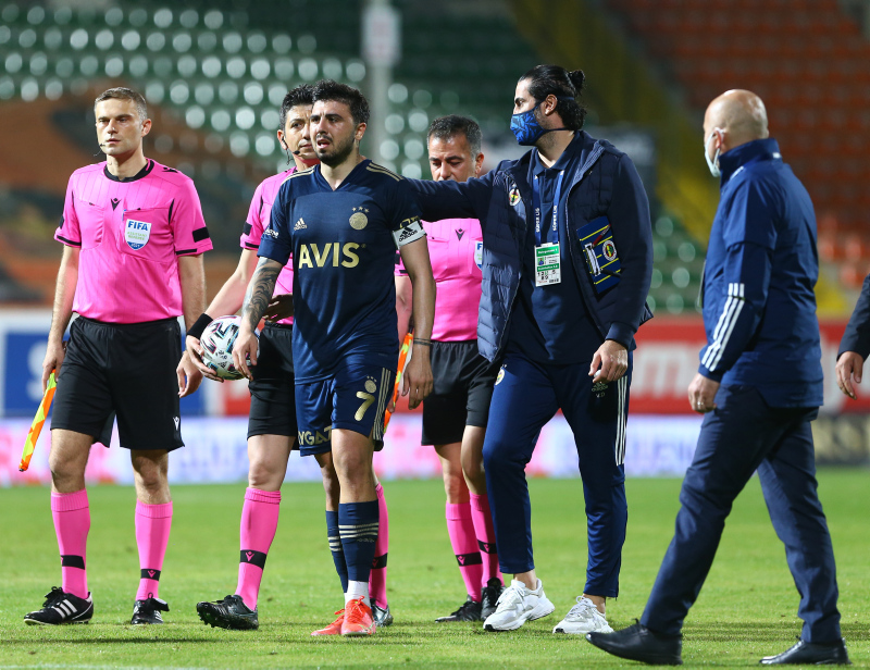 Son dakika spor haberi: Alanyaspor - Fenerbahçe maçında yaşanan penaltı pozisyonunda kural hatası var mı?