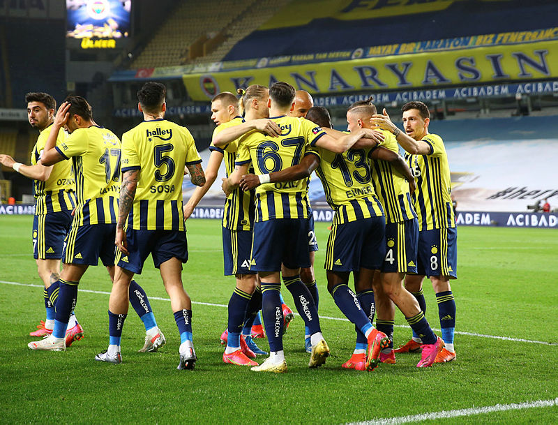 Son dakika transfer haberi: Fenerbahçe’ye dev teklif! Yıldız isim...