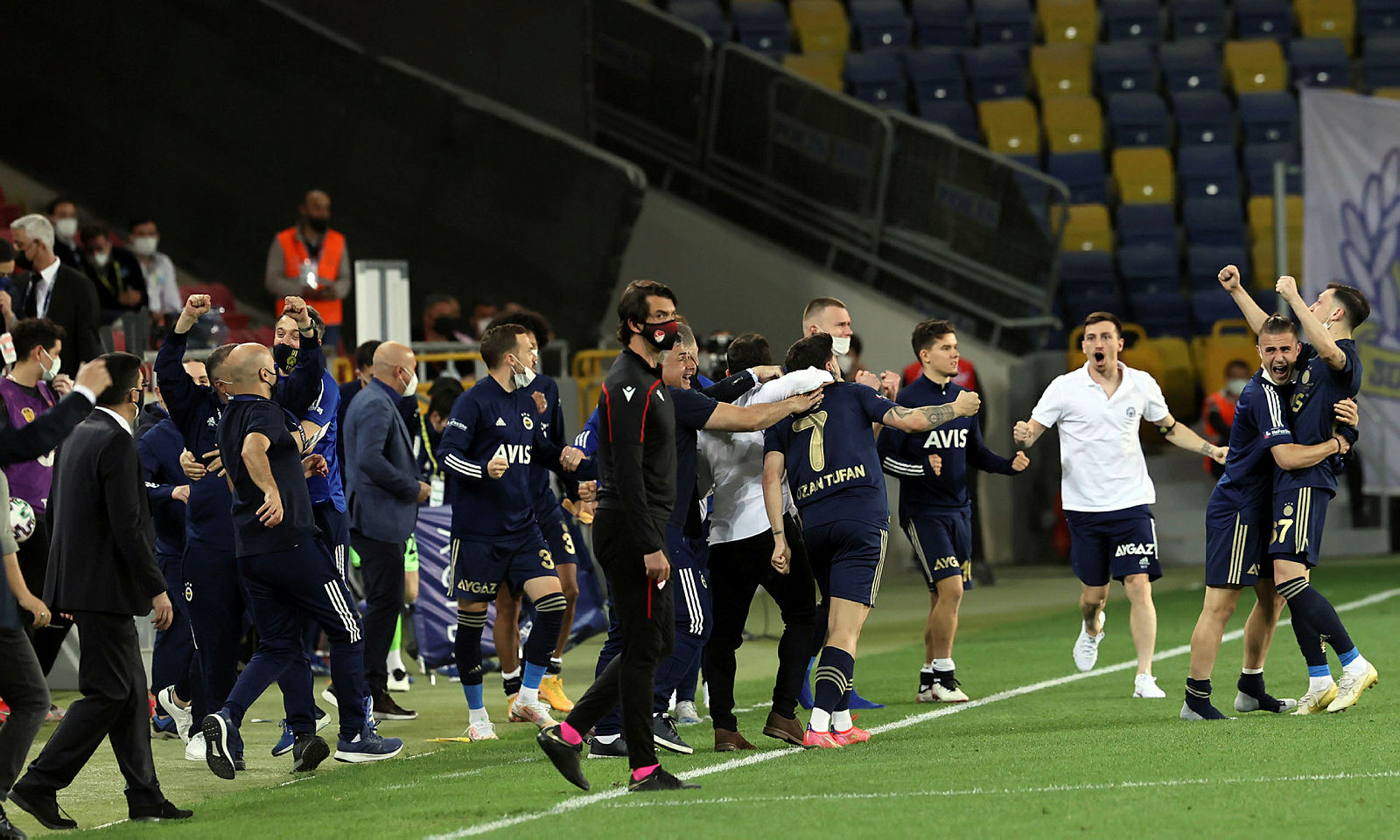 Son dakika spor haberleri | Zirve karıştı! İşte Beşiktaş, Fenerbahçe ve Galatasaray’ın kalan maçları