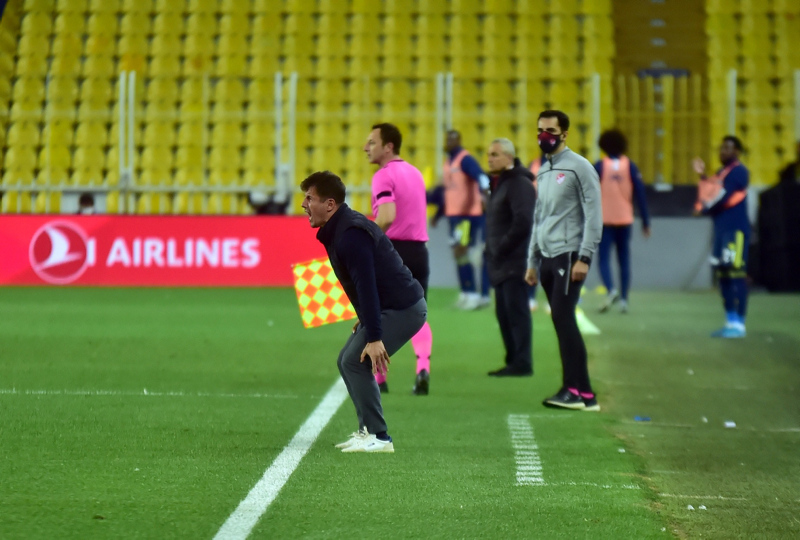 Son dakika spor haberi: Fenerbahçe için olay iddia! Emre Belözoğlu’nun yerine İtalyan isim geliyor