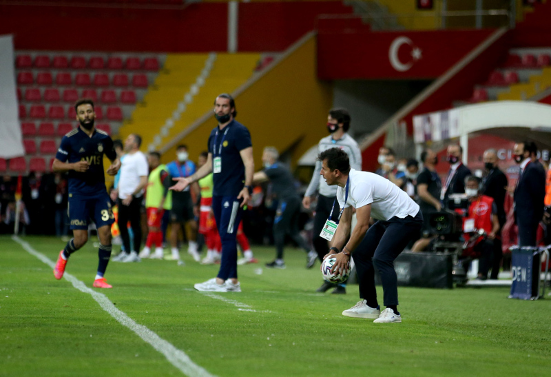 Son dakika spor haberi: Fenerbahçe için olay iddia! Emre Belözoğlu’nun yerine İtalyan isim geliyor