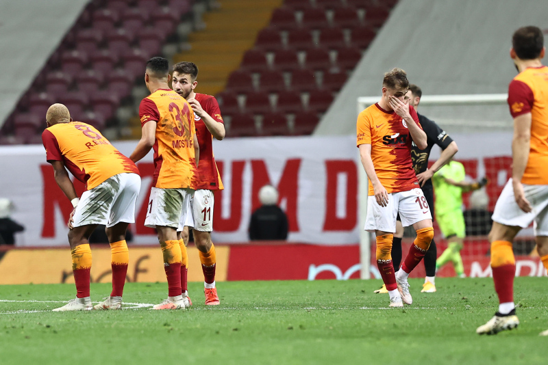 Son dakika spor haberi: Usta yazarlar Galatasaray-Malatyaspor maçını değerlendirdi!  Fatih Terim yalnız bırakmasaydı...
