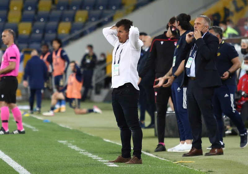 Son dakika spor haberi: Fenerbahçe’de Mesut Özil’den şok hamle! Bahane etti