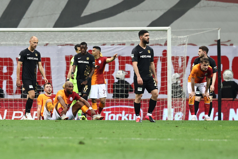 Son dakika spor haberleri: Fatih Terim’den ayrılık raporu! O ismin üstünü çizdi