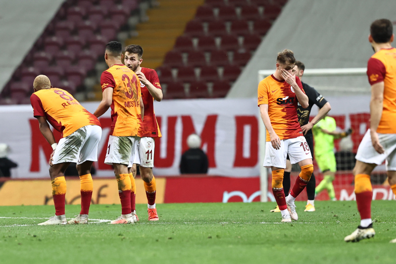 Son dakika spor haberleri: Fatih Terim’den ayrılık raporu! O ismin üstünü çizdi