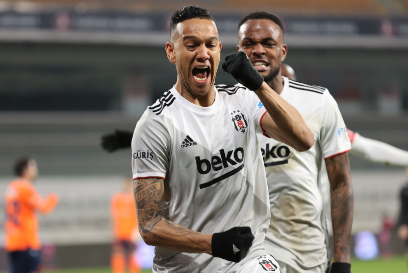 Beşiktaşlı Josef de Souza’dan Fenerbahçe’ye gönderme! Pahalı kadrolarla...