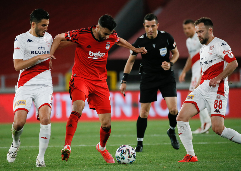 Beşiktaş transferde Rachid Ghezzal için harekete geçti! İşte teklif edilen rakam