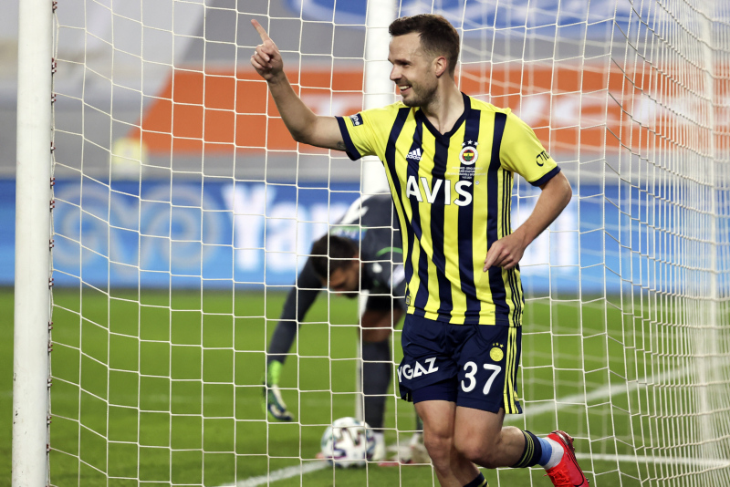 Son dakika Fenerbahçe haberi: Fenerbahçe’de Filip Novak takımda kalacak mı? Talip çıktı