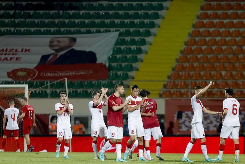 Son dakika spor haberi: Reha Kapsal Türkiye-Azerbaycan hazırlık maçını değerlendirdi!