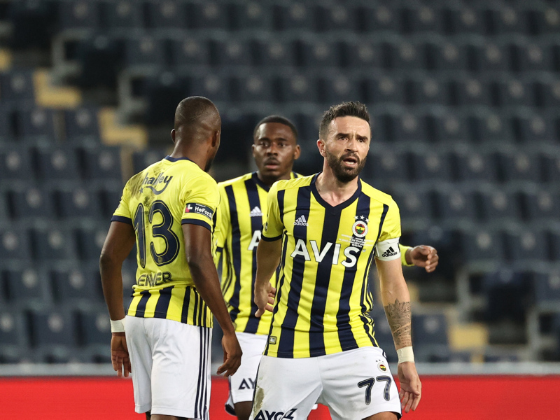 Son dakika spor haberi: Gökhan Gönül Fenerbahçe’den ayrılıyor! İşte yeni takımı...