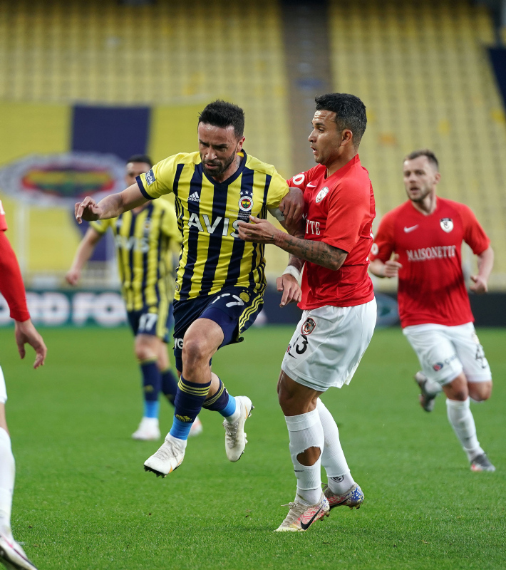 Son dakika spor haberi: Gökhan Gönül Fenerbahçe’den ayrılıyor! İşte yeni takımı...