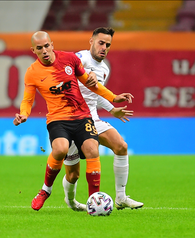 Son dakika transfer haberi: Galatasaray’a Sofiane Feghouli müjdesi! Resmi teklif...