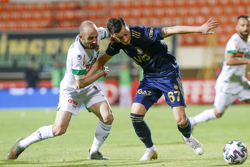 Son dakika Trabzonspor transfer haberleri: Efecan Karaca’da mutlu son yakın! Teklifi kabul etti