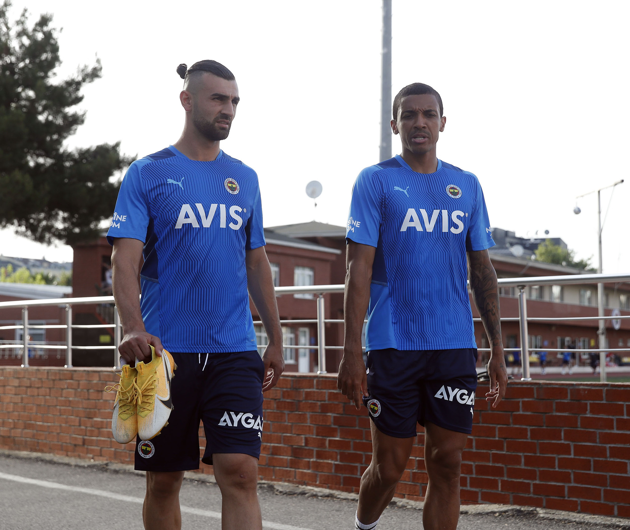 Son dakika spor haberi: Fenerbahçe yeni sezon için start verdi! Takımın başında Volkan Demirel ve Zeki Murat Göle yer aldı