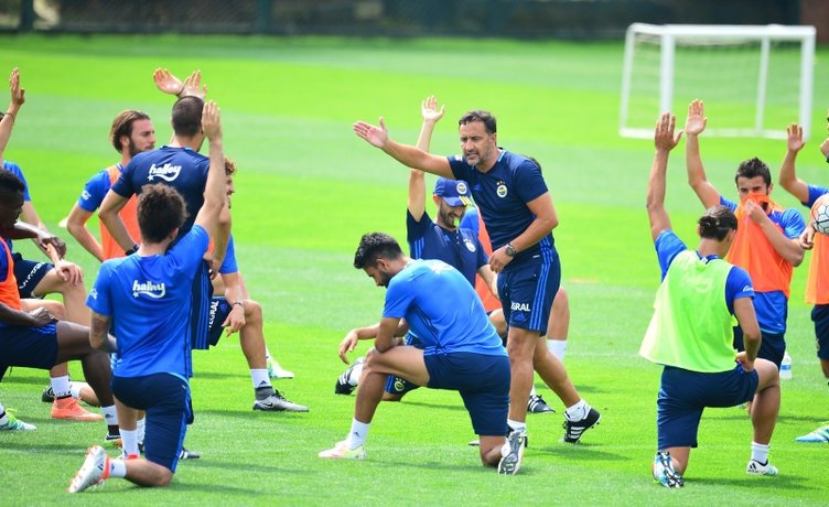 Son dakika spor haberi: Fenerbahçe’nin yeni hocası Vitor Pereira’nın transfer raporu ortaya çıktı! Szalai, Mesut Özil ve İrfan Can...