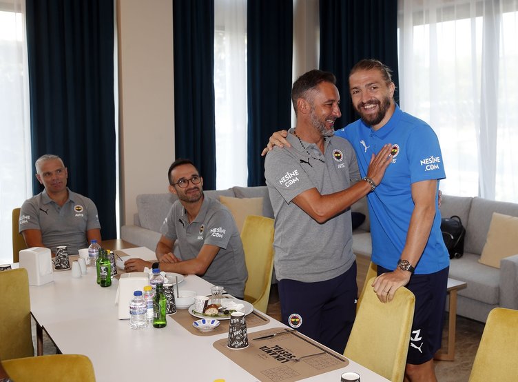 Son dakika Fenerbahçe haberi: Vitor Pereira ile Caner Erkin arasında ilginç diyalog!