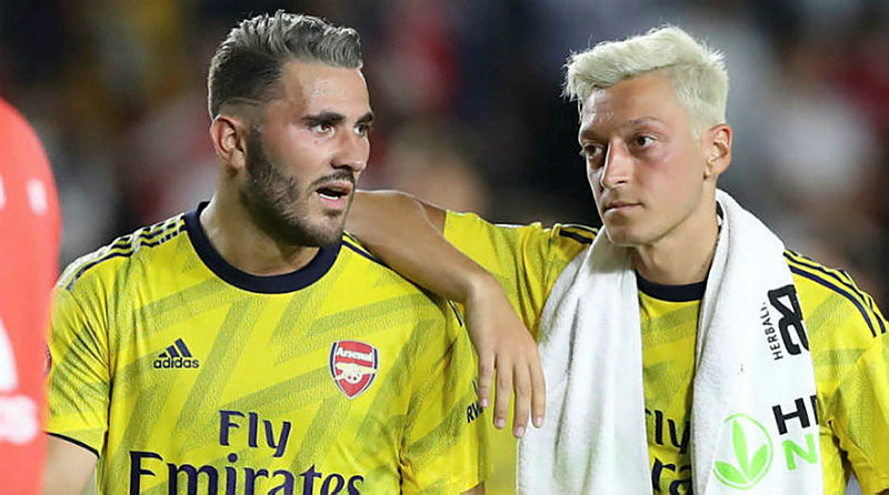 Son dakika transfer haberleri: Fenerbahçe’de Mesut Özil Sead Kolasinac’ı getiriyor!