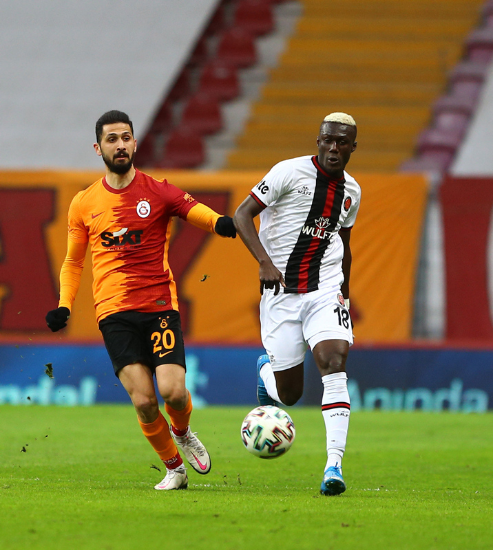 Son dakika transfer haberi: Galatasaray’dan Alassane Ndao bombası! Takas ve para...