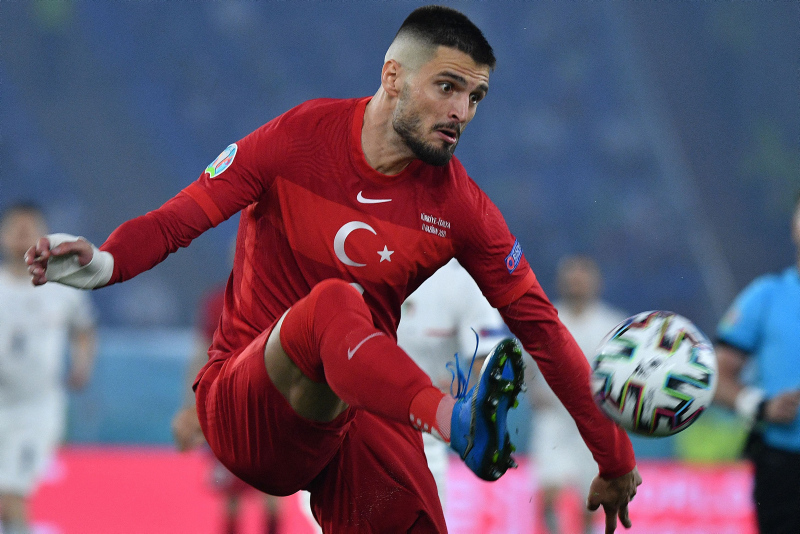 Son dakika spor haberi: Sezonun transfer sürprizi! Galatasaray’dan Okay Yokuşlu hamlesi