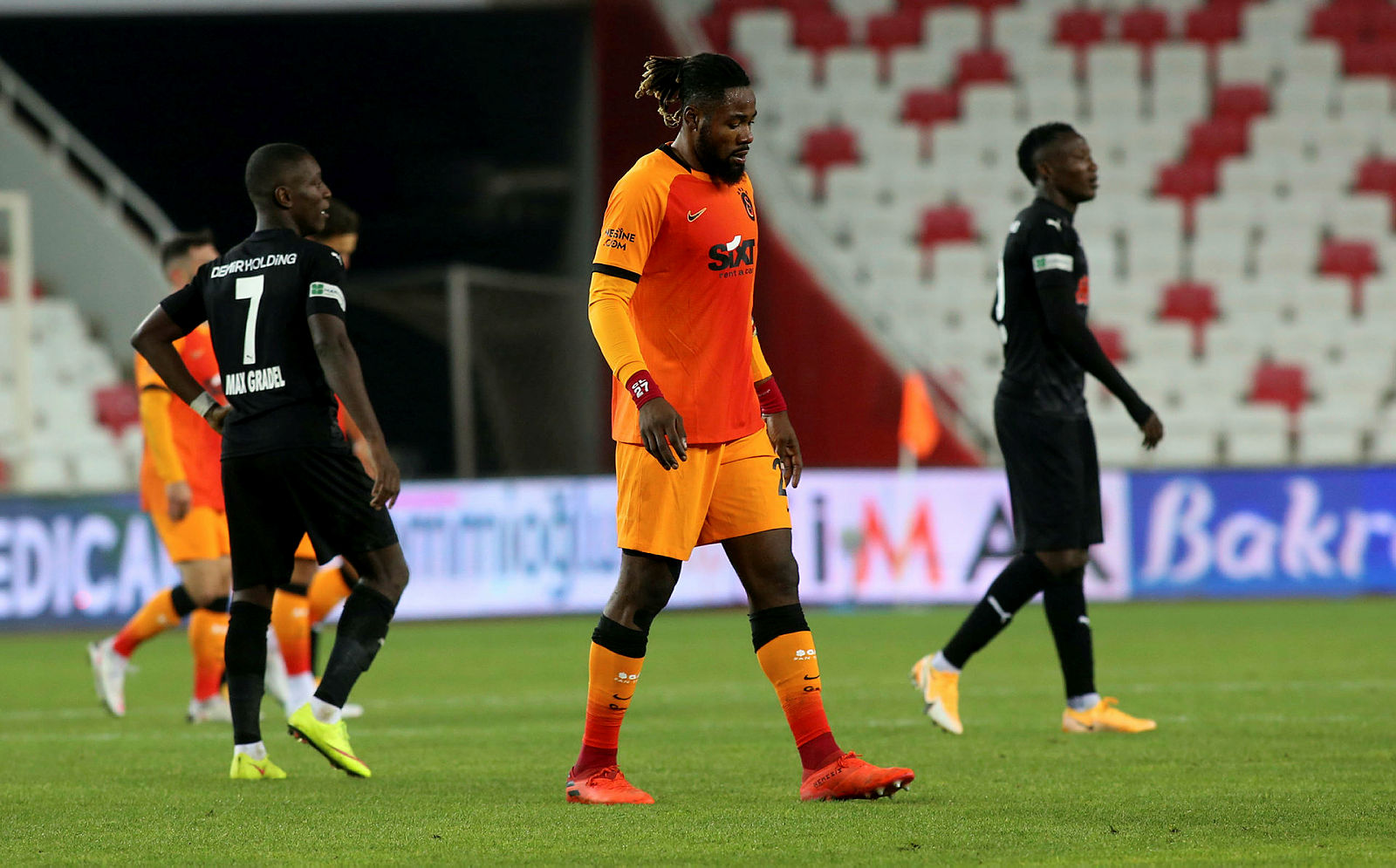 Son dakika transfer haberi: Galatasaray’dan sürpriz stoper hamlesi! Luyindama’nın yerine David Zima