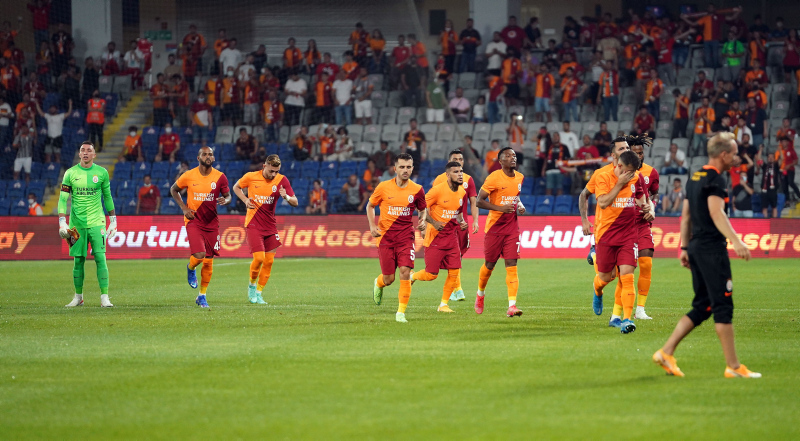 Hıncal Uluç Galatasaray’da Fatih Terim’i bombaladı! Hani neredeler?