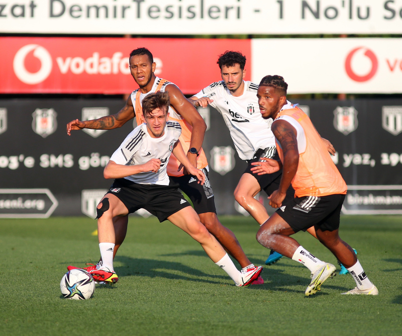 Son dakika spor haberi: Beşiktaş’ta Valentin Rosier ilk kez antrenmanda! İşte o görüntüler