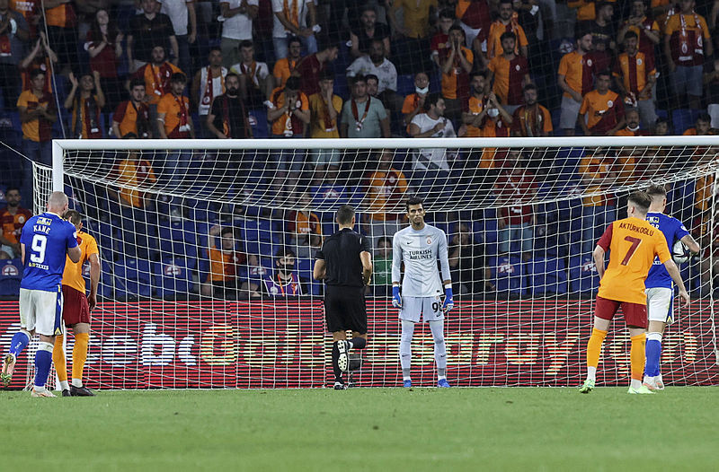 Son dakika GS haberi: Galatasaray’dan çifte transfer hamlesi! Terem Moffi ve Victor Nelsson...