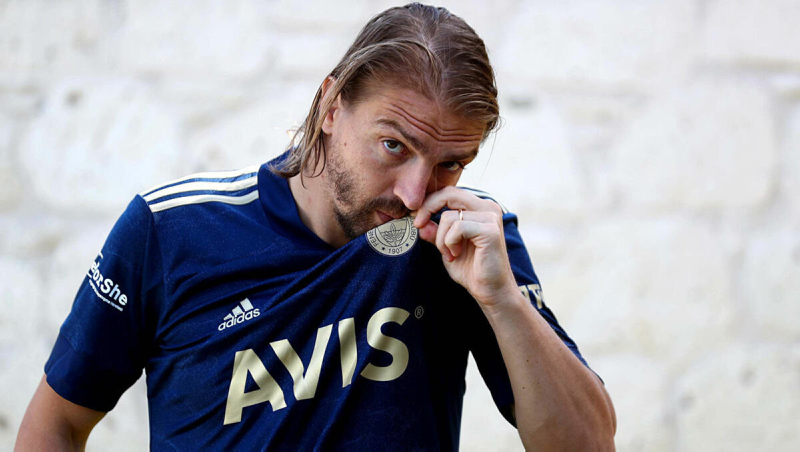 Fenerbahçe’de Caner Erkin neden kadro dışı bırakıldı? Dikkat çeken detay...