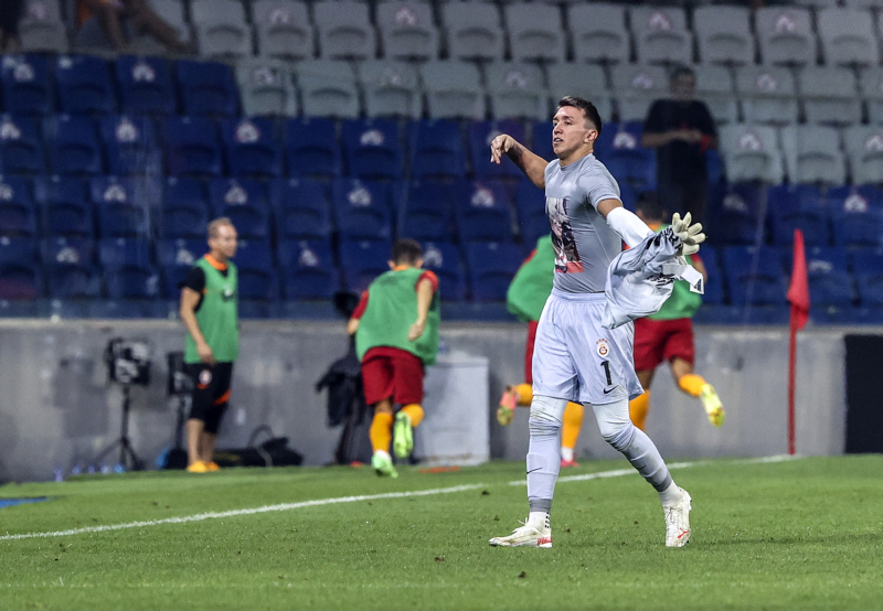 Galatasaray-Johnstone maçı sonrası o yıldıza flaş sözler! Giderse hiç şaşırmam