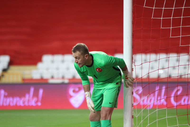 Son dakika transfer haberi: Beşiktaş’ın 7. yıldızı Mert Günok