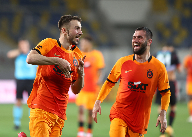 Son dakika spor haberi: Galatasaray’da Halil Dervişoğlu ısrarı sürüyor! İşte transferdeki son durum...