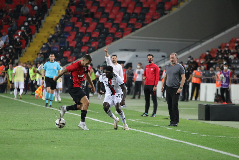 Gaziantep FK-Beşiktaş maçı için flaş yorum! Ben olsam devam etmezdim