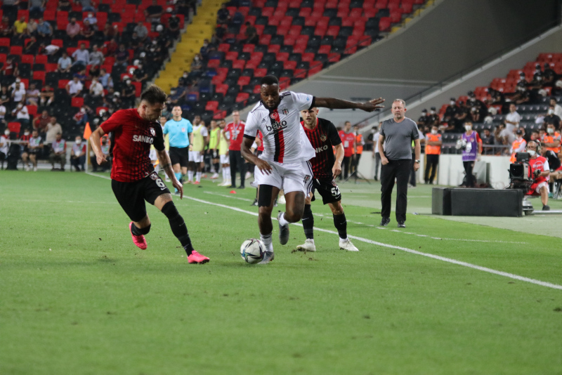 Gaziantep FK-Beşiktaş maçı için flaş yorum! Ben olsam devam etmezdim