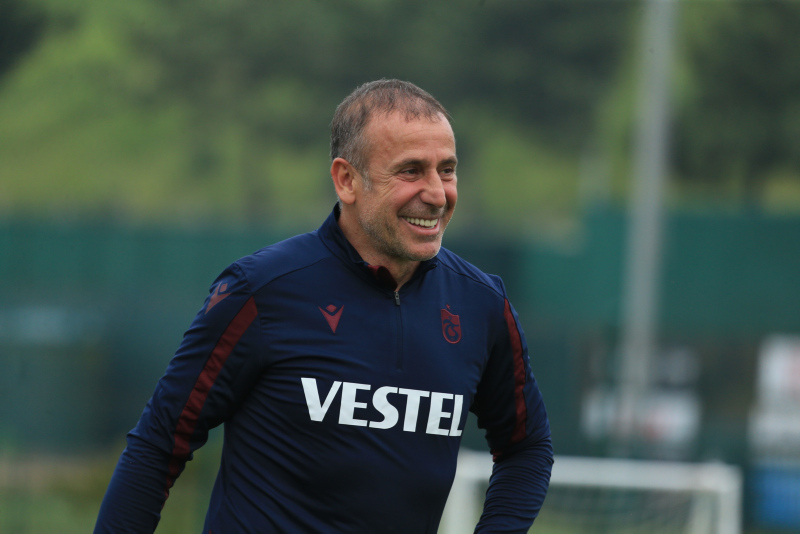 Trabzonspor Teknik Direktörü Abdullah Avcı’dan iddialı sözler! Şampiyonluk için...