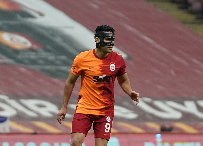 Son dakika spor haberleri: Galatasaray Radamel Falcao için kararını verdi! Maaşı ve transfer...