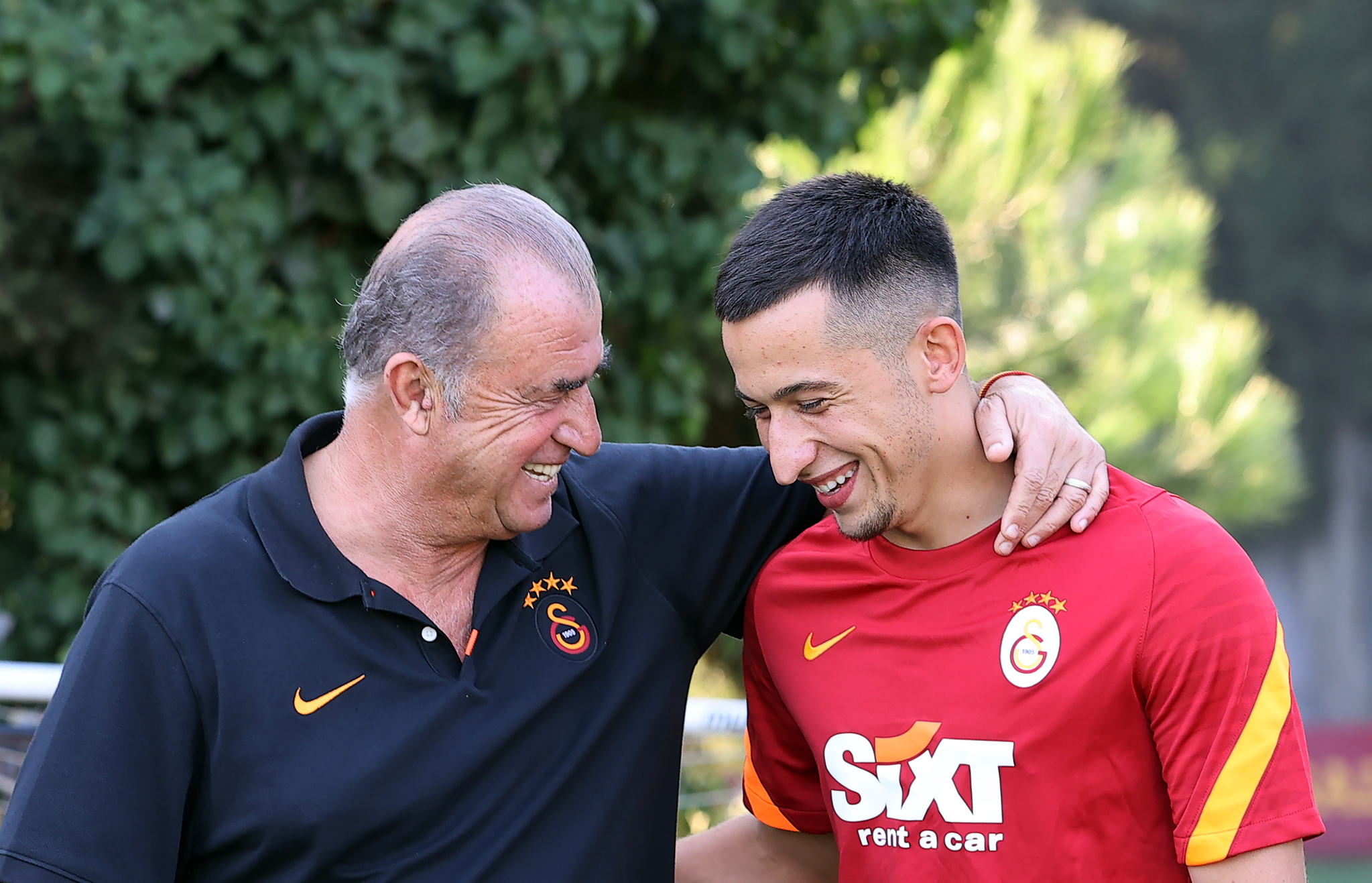 Son dakika Galatasaray haberleri: Olimpiu Morutan ilk antrenmanına çıktı! İşte idmandan kareler