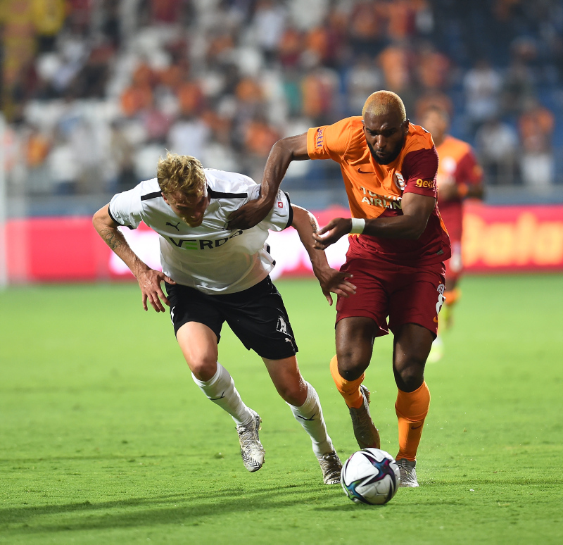 Galatasaray’da Ryan Babel yol ayrımında! Falcao’nun ardından... GS spor haberleri