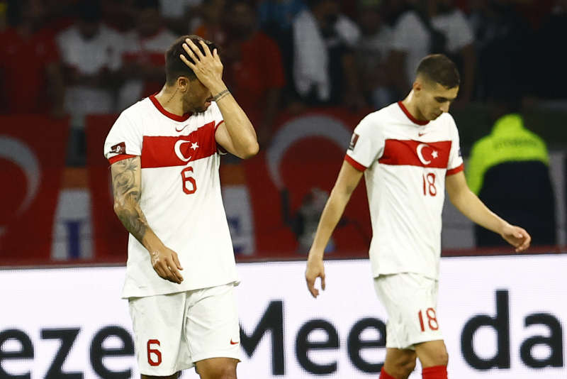 Son dakika spor haberi: Usta yazarlar Hollanda-Türkiye maçını yorumladı!