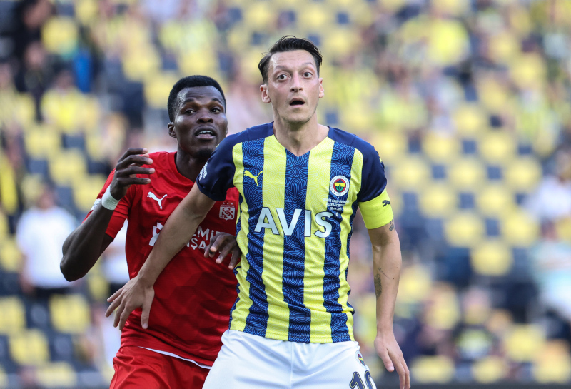 Son dakika spor haberi: Fenerbahçe’de Mesut Özil’den Joachim Löw ve transfer açıklaması! Amerika’dan teklif aldım