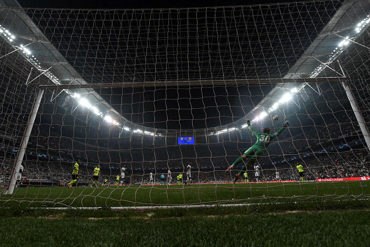 Son dakika spor haberi: Beşiktaş - Dortmund maçı sonrası Ghezzal’a sert eleştiri!