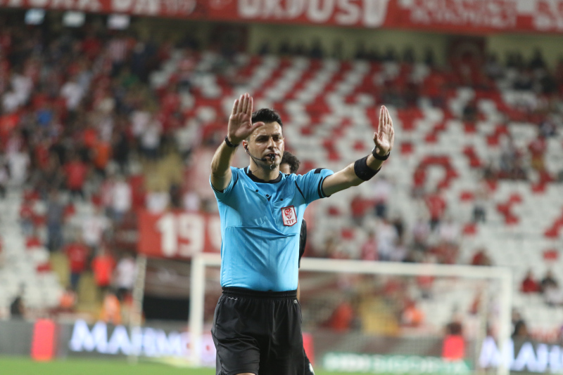 Son dakika spor haberi: Usta yazarlar Antalyaspor-Beşiktaş maçını değerlendirdi!