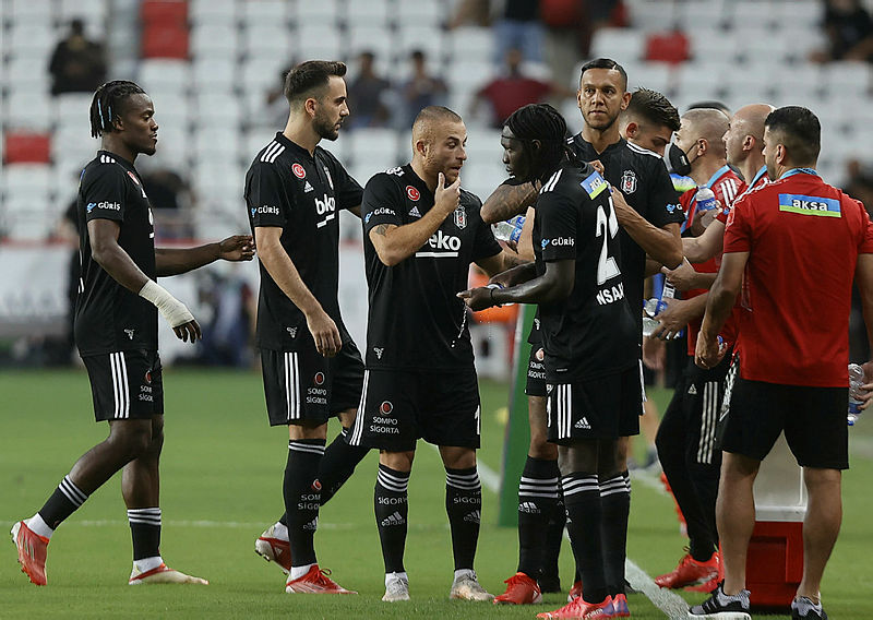 Son dakika spor haberi: Beşiktaş’ta sakat oyuncuların son durumu belli oldu! Mehmet Topal 1.5 ay yok