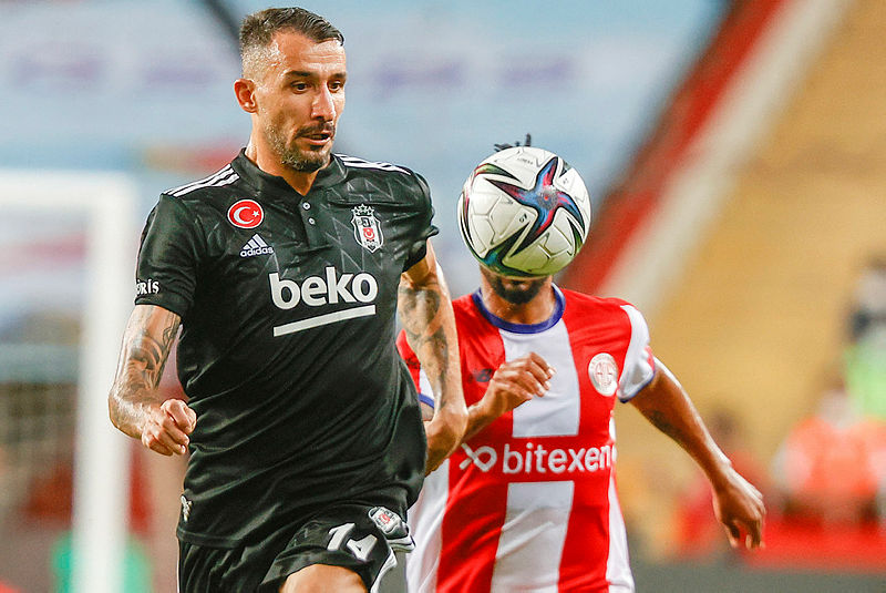 Son dakika spor haberi: Beşiktaş’ta sakat oyuncuların son durumu belli oldu! Mehmet Topal 1.5 ay yok