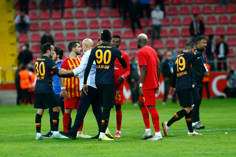 Son dakika spor haberi: Usta yazarlar Kayserispor Galatasaray maçını değerlendirdi!