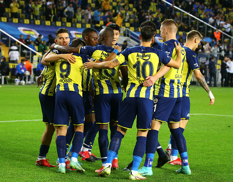 Fenerbahçe’de neler oluyor? Mesut Özil ve Vitor Pereira... FB spor haberi