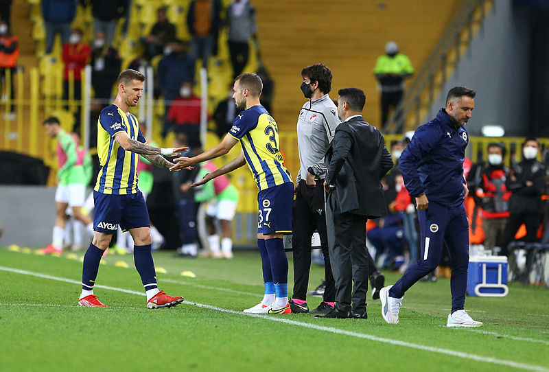 Son dakika spor haberi: Fenerbahçe’de Vitor Pereira yönetimin yapamadığını yaptı!