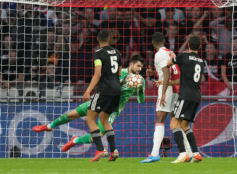 Ajax-Beşiktaş maçı sonrası Nihat Kahveci’den Ersin Destanoğlu sözleri! Avrupa’ya transfer olabilir