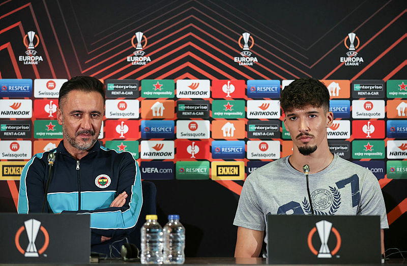 Son dakika spor haberleri: Fenerbahçeli yıldıza flaş sözler! Derdi ne bilmiyorum ama...