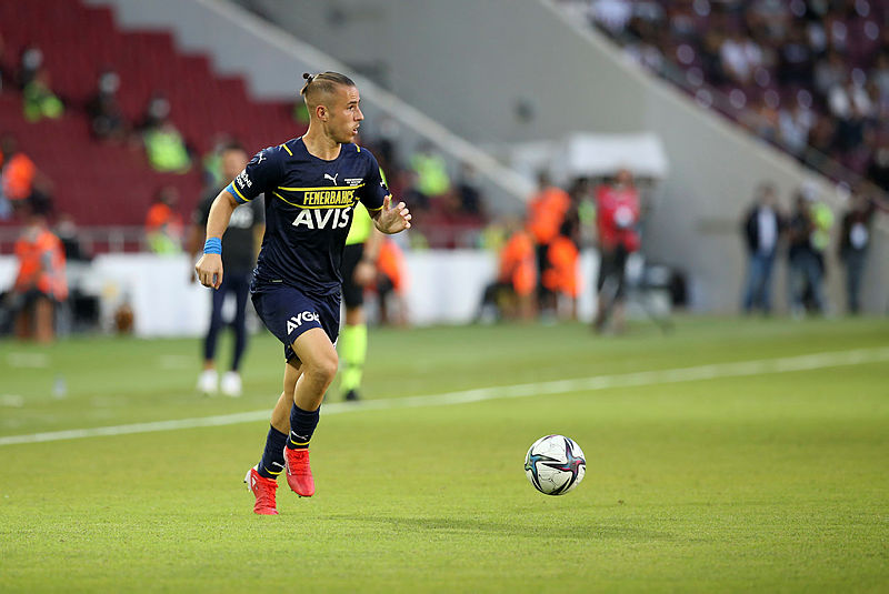 Son dakika spor haberleri: Fenerbahçeli yıldıza flaş sözler! Derdi ne bilmiyorum ama...