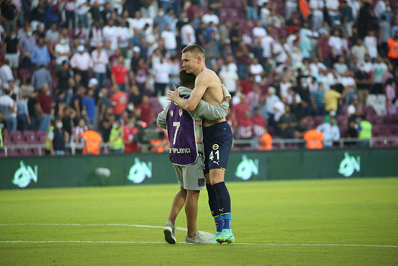 Son dakika spor haberleri: Fenerbahçeli yıldıza flaş sözler! Derdi ne bilmiyorum ama...